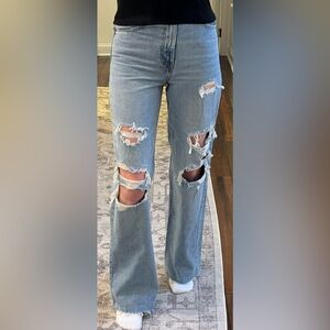 ZARA ripped wide leg jeans in light wash, size 4